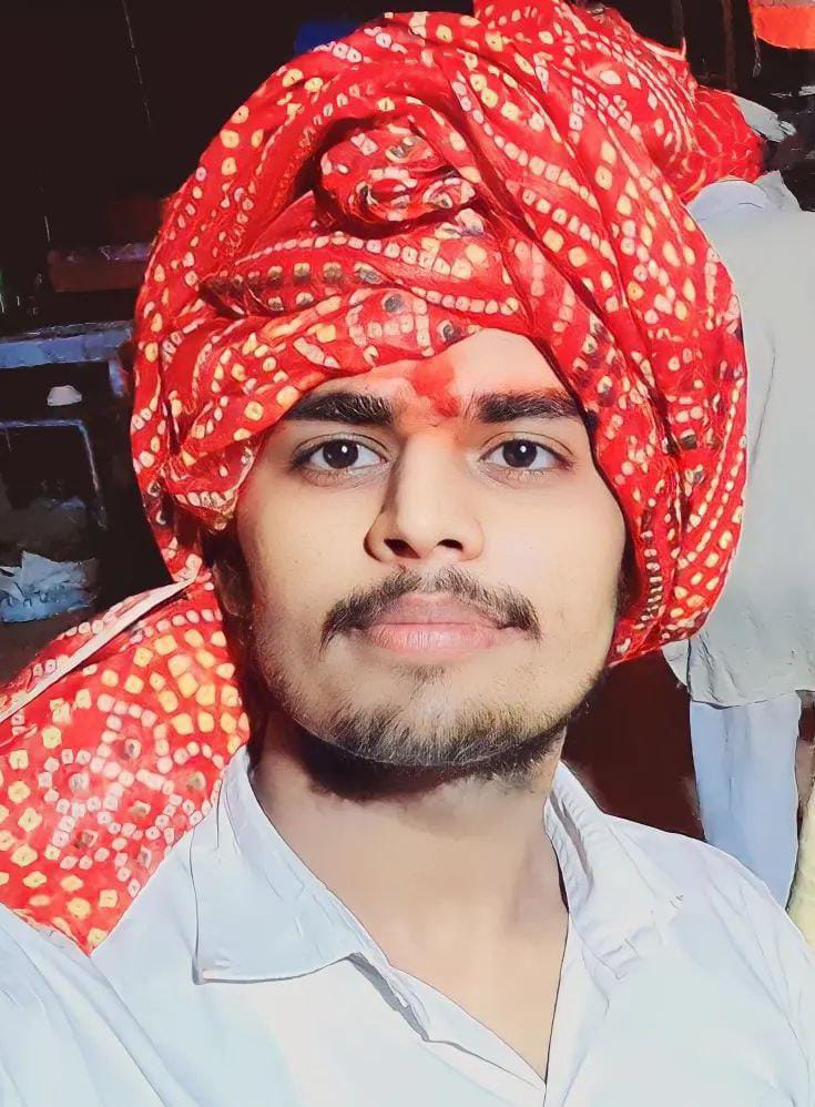हर्षवर्धन शर्मा ( लेखक एवं गीतकार )